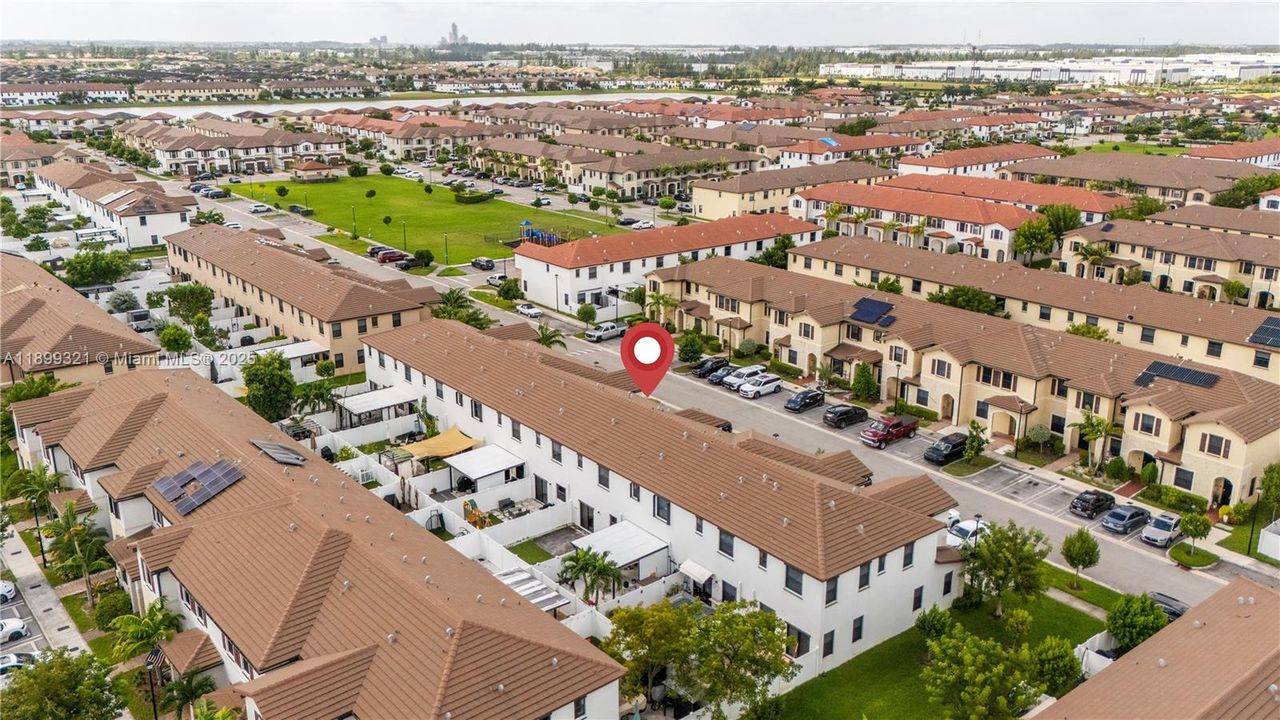 Active With Contract: $459,000 (3 beds, 2 baths, 1483 Square Feet)