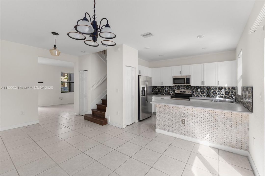 Active With Contract: $459,000 (3 beds, 2 baths, 1483 Square Feet)