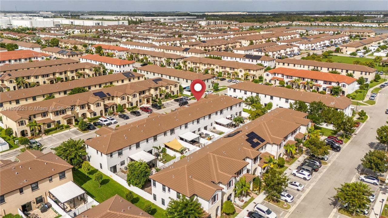 Active With Contract: $459,000 (3 beds, 2 baths, 1483 Square Feet)