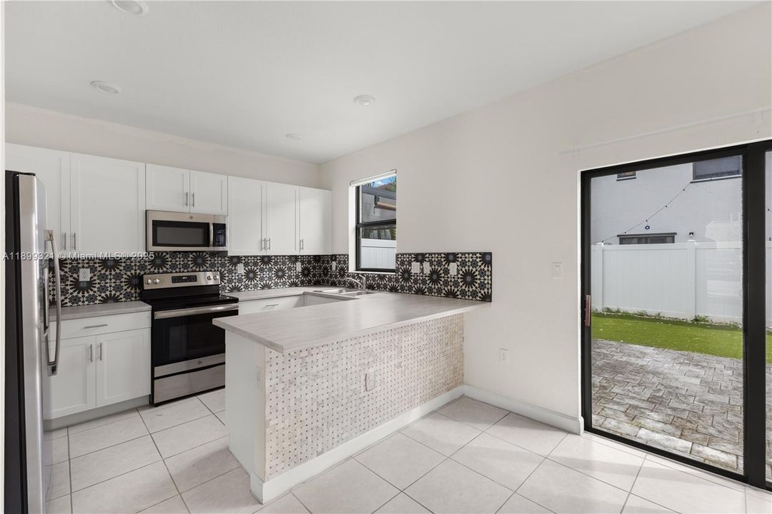 Active With Contract: $459,000 (3 beds, 2 baths, 1483 Square Feet)