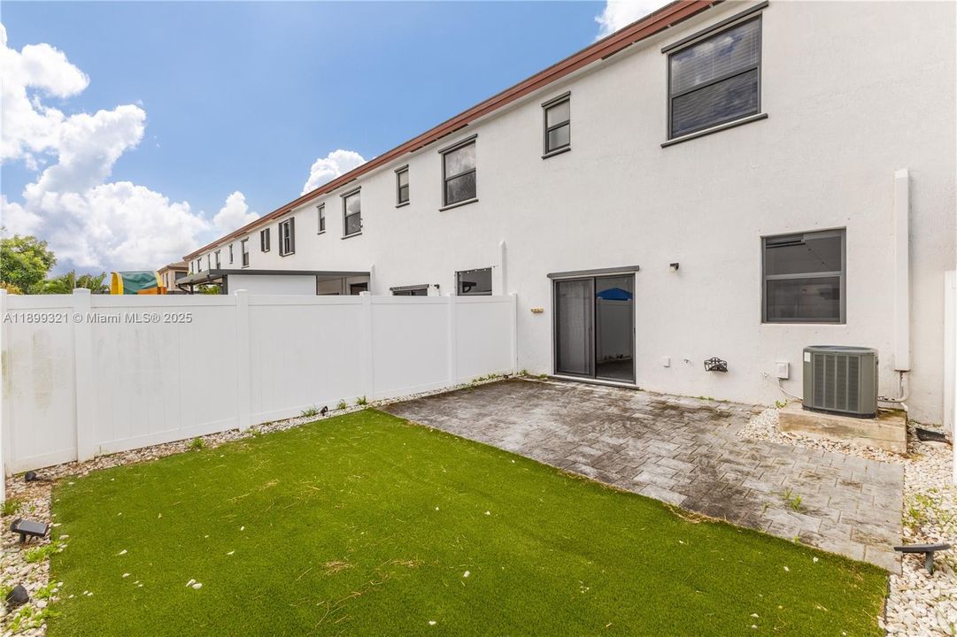 Active With Contract: $459,000 (3 beds, 2 baths, 1483 Square Feet)