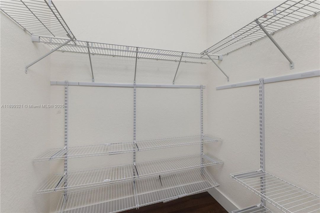 Active With Contract: $459,000 (3 beds, 2 baths, 1483 Square Feet)