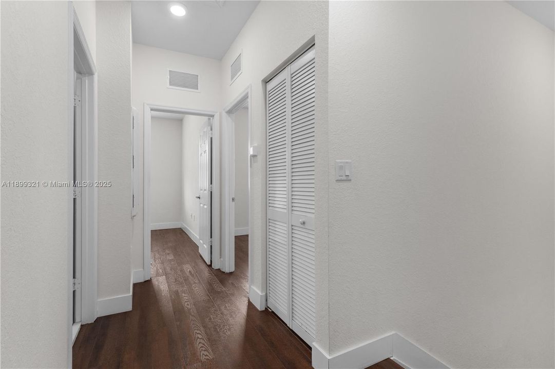 Active With Contract: $459,000 (3 beds, 2 baths, 1483 Square Feet)