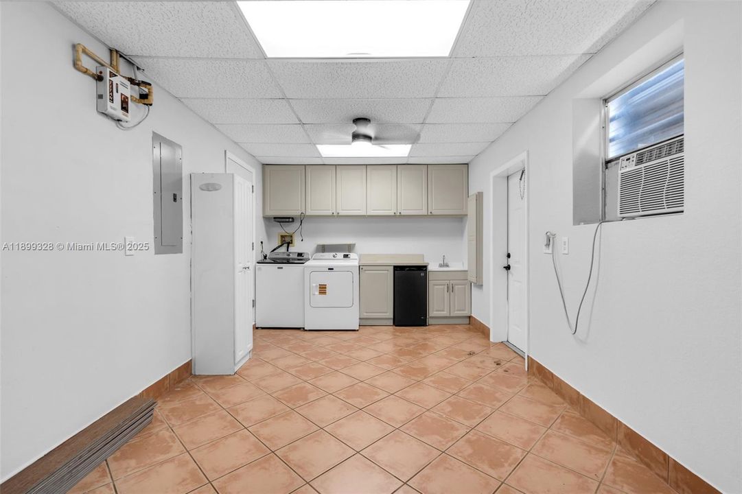 Recently Sold: $549,900 (3 beds, 2 baths, 1676 Square Feet)