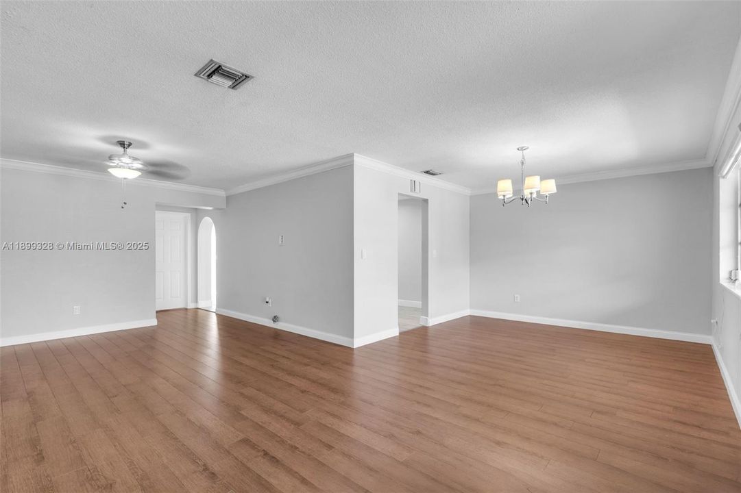 Recently Sold: $549,900 (3 beds, 2 baths, 1676 Square Feet)