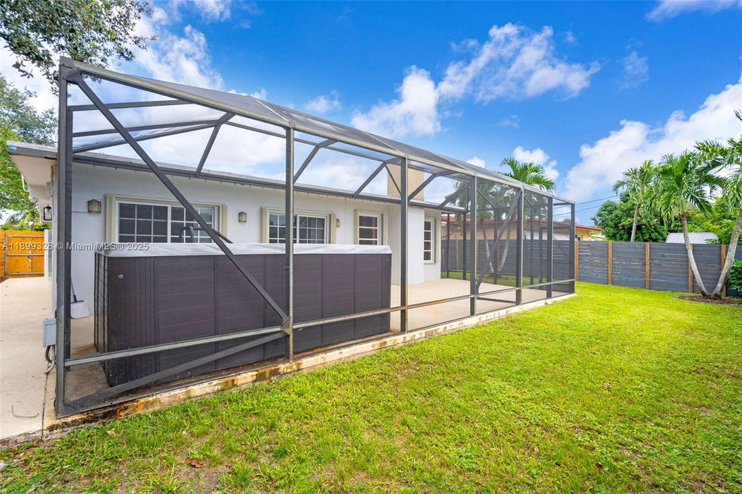 Recently Sold: $549,900 (3 beds, 2 baths, 1676 Square Feet)