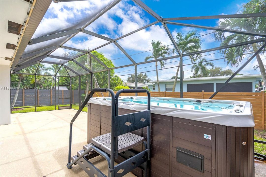 Recently Sold: $549,900 (3 beds, 2 baths, 1676 Square Feet)