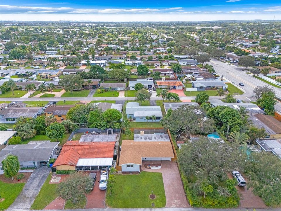 Recently Sold: $549,900 (3 beds, 2 baths, 1676 Square Feet)