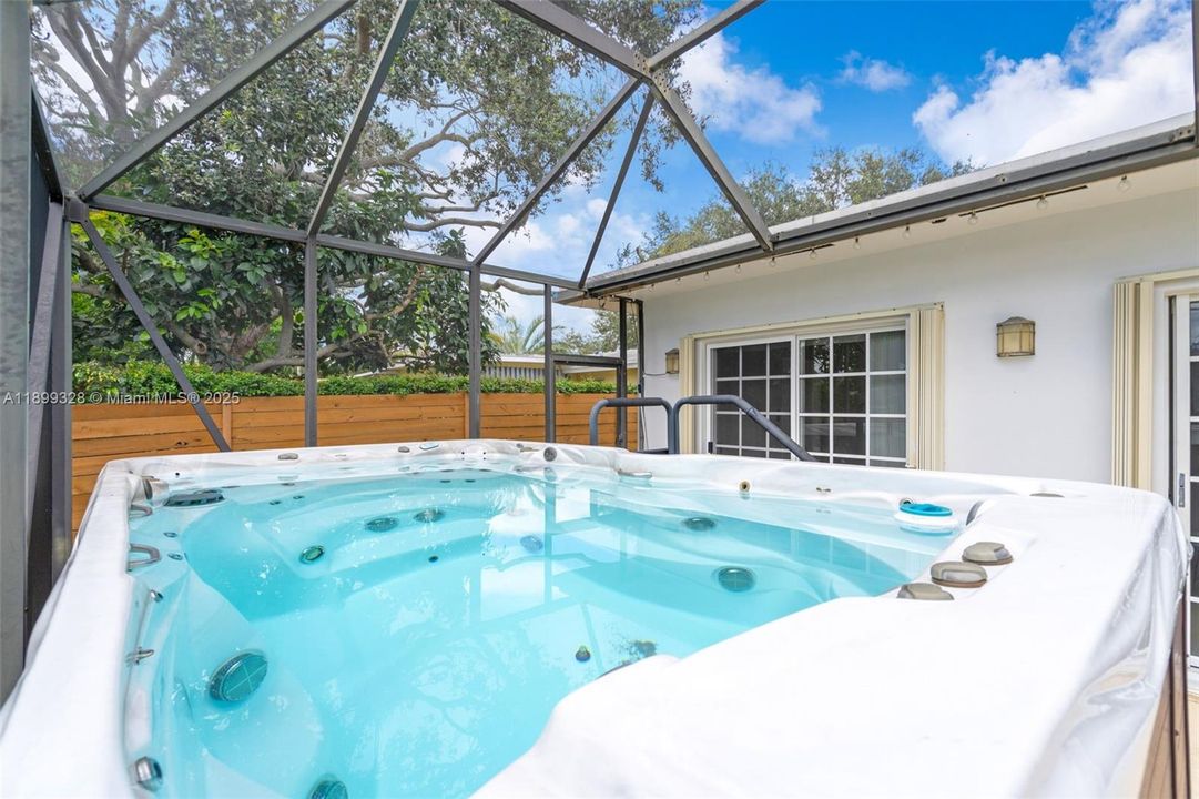 Recently Sold: $549,900 (3 beds, 2 baths, 1676 Square Feet)