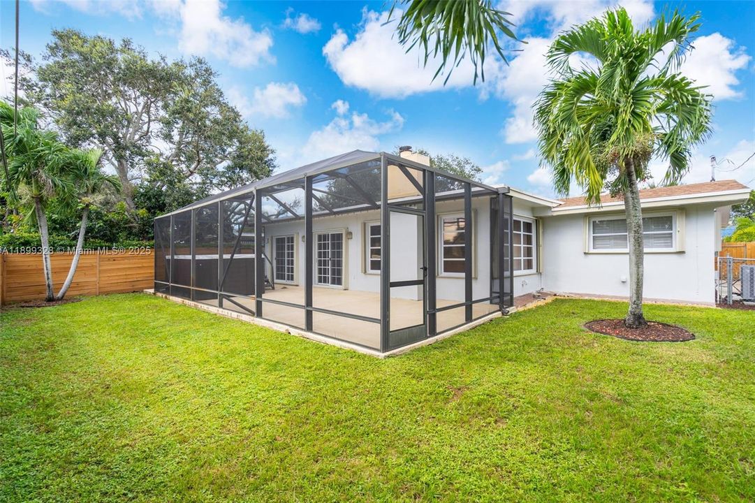 Recently Sold: $549,900 (3 beds, 2 baths, 1676 Square Feet)