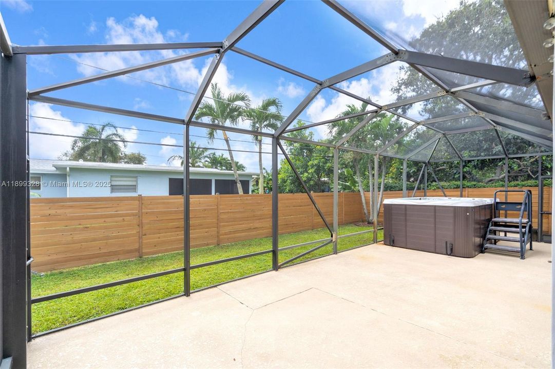 Recently Sold: $549,900 (3 beds, 2 baths, 1676 Square Feet)