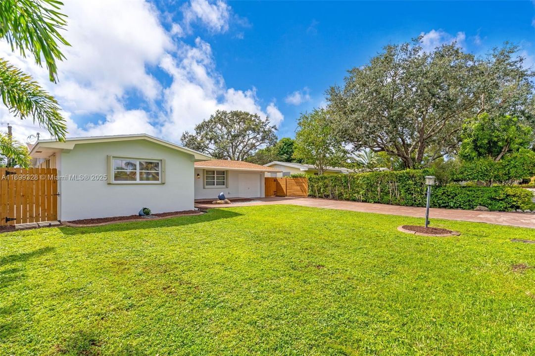 Recently Sold: $549,900 (3 beds, 2 baths, 1676 Square Feet)