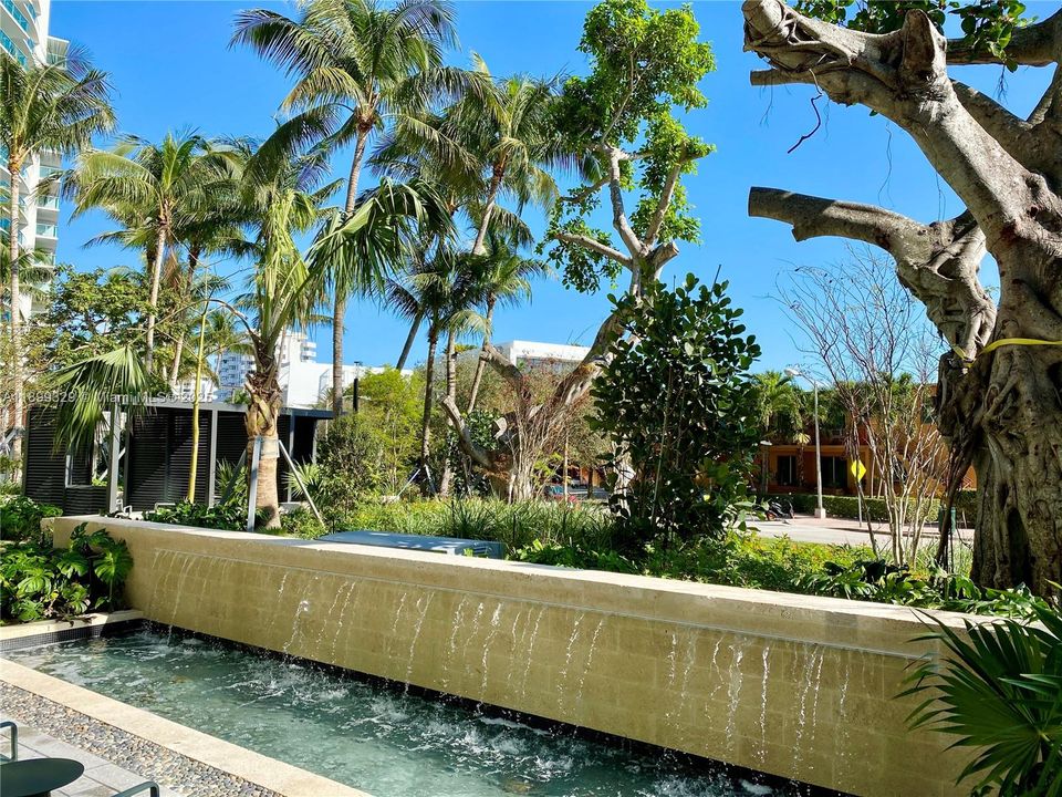 For Rent: $2,800 (1 beds, 1 baths, 731 Square Feet)