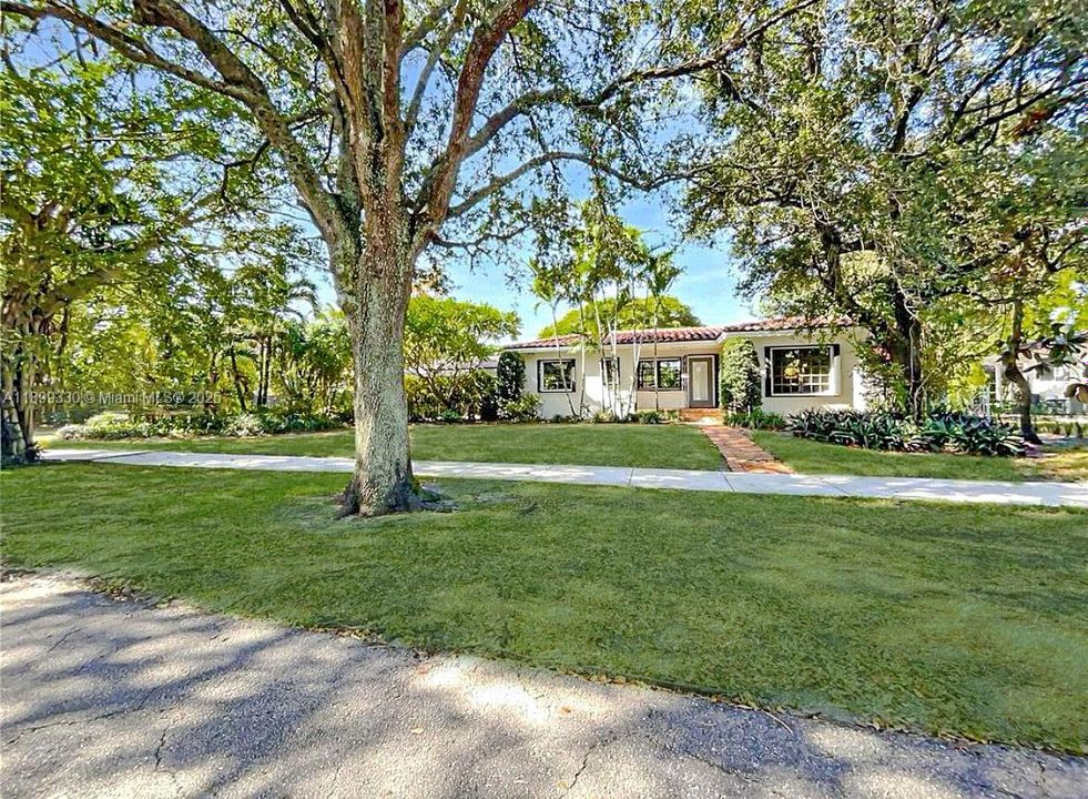 Recently Rented: $4,850 (2 beds, 2 baths, 1206 Square Feet)