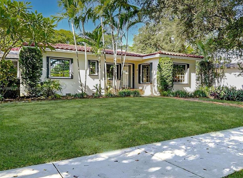 Recently Rented: $4,850 (2 beds, 2 baths, 1206 Square Feet)