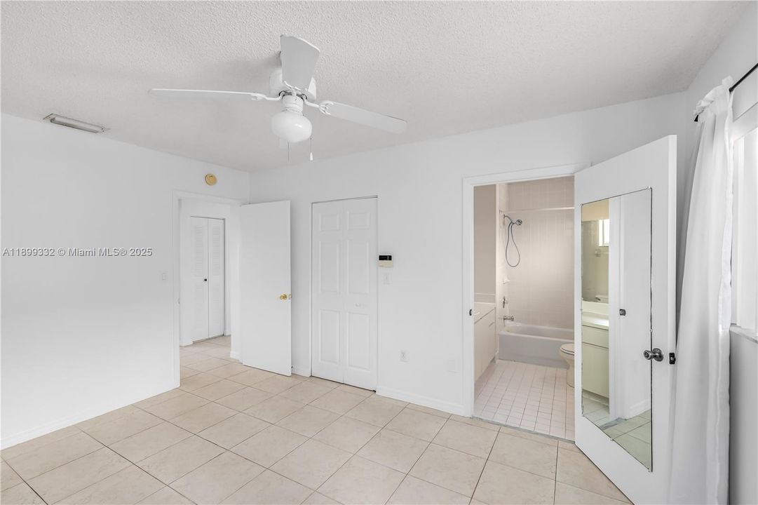 For Rent: $2,200 (2 beds, 2 baths, 990 Square Feet)