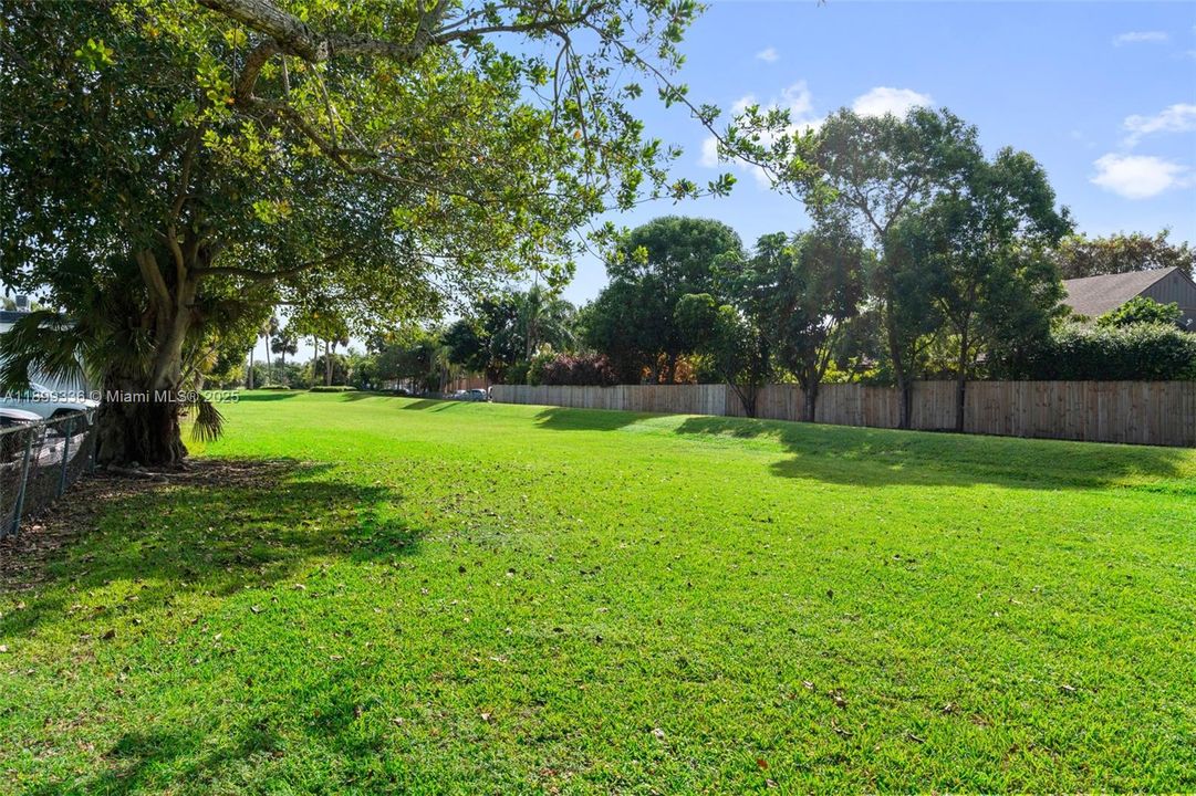 Recently Rented: $2,300 (2 beds, 1 baths, 958 Square Feet)