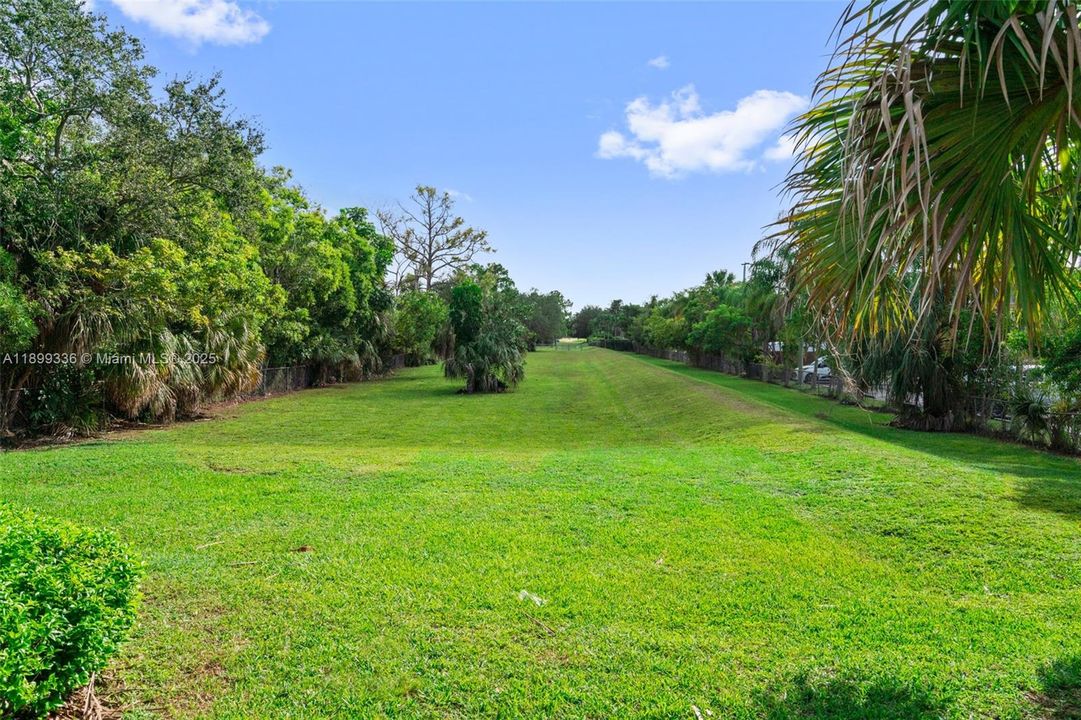 Recently Rented: $2,300 (2 beds, 1 baths, 958 Square Feet)