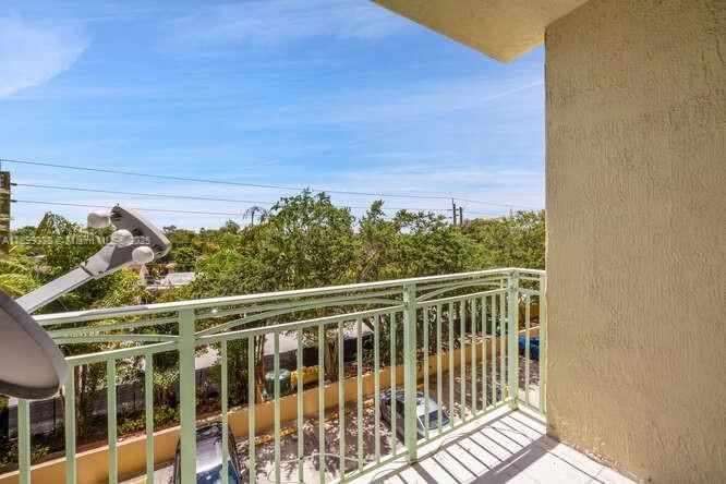 Recently Rented: $2,600 (2 beds, 2 baths, 828 Square Feet)