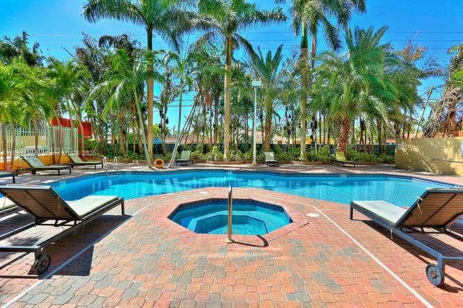 Recently Rented: $2,600 (2 beds, 2 baths, 828 Square Feet)