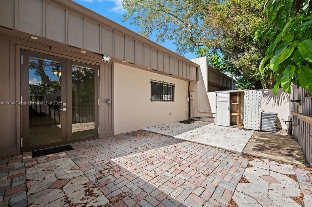 Recently Rented: $3,000 (2 beds, 2 baths, 1246 Square Feet)