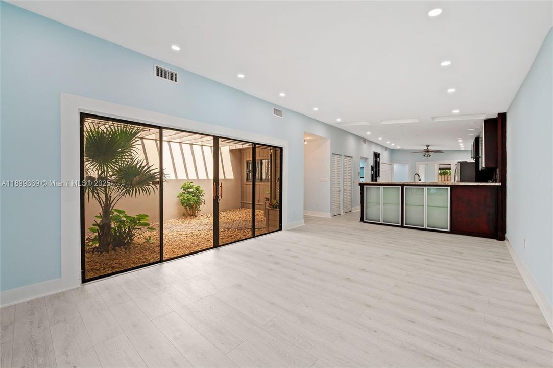 Recently Rented: $3,000 (2 beds, 2 baths, 1246 Square Feet)