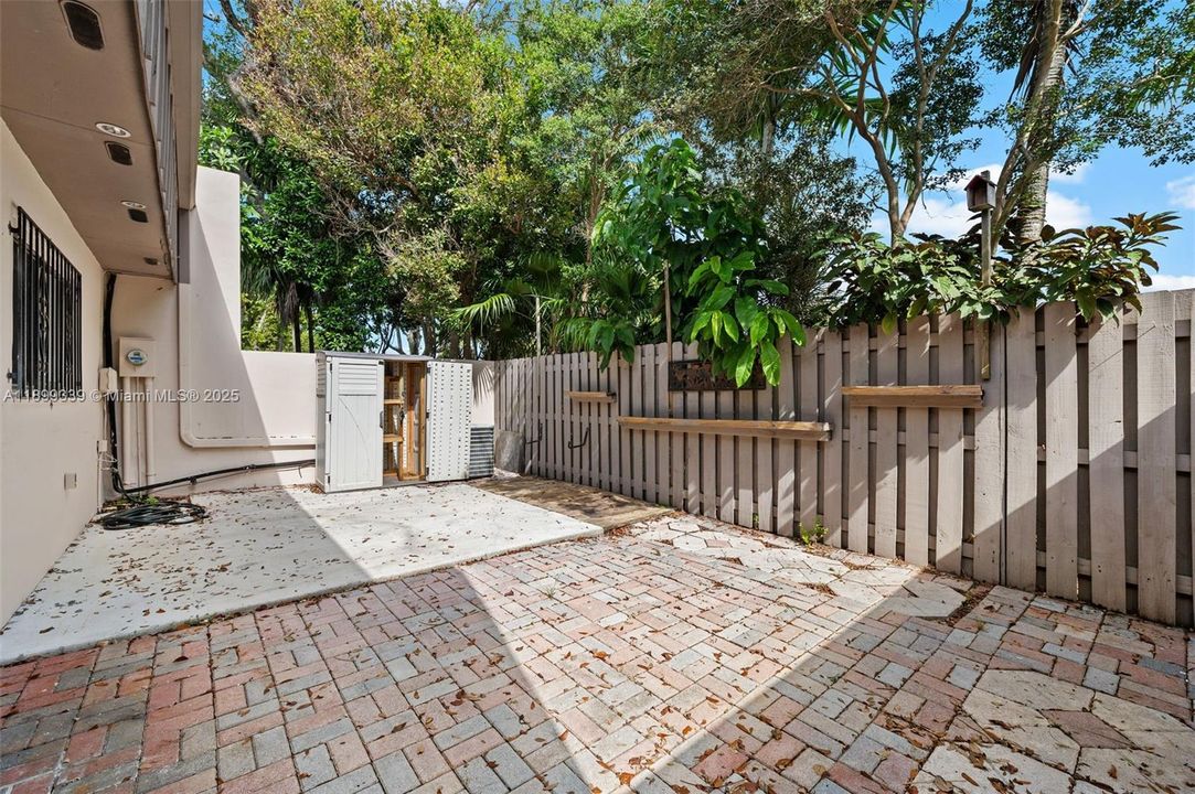 Recently Rented: $3,000 (2 beds, 2 baths, 1246 Square Feet)