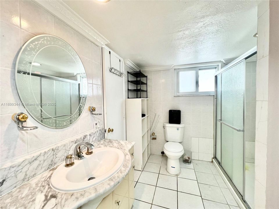 Recently Rented: $2,100 (2 beds, 2 baths, 1000 Square Feet)