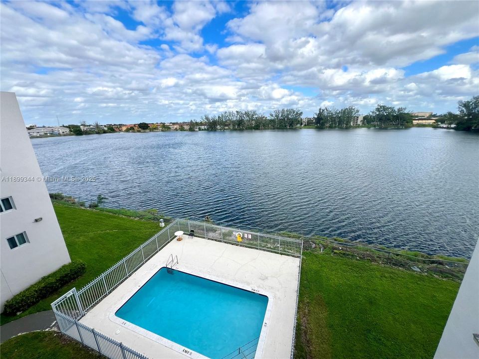 Recently Rented: $2,100 (2 beds, 2 baths, 1000 Square Feet)