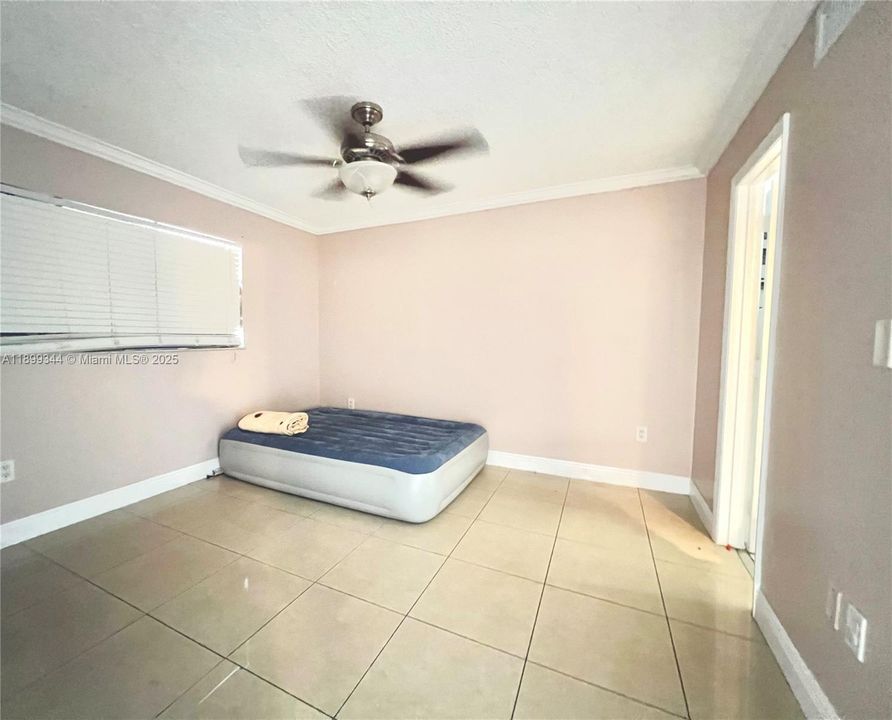 Recently Rented: $2,100 (2 beds, 2 baths, 1000 Square Feet)