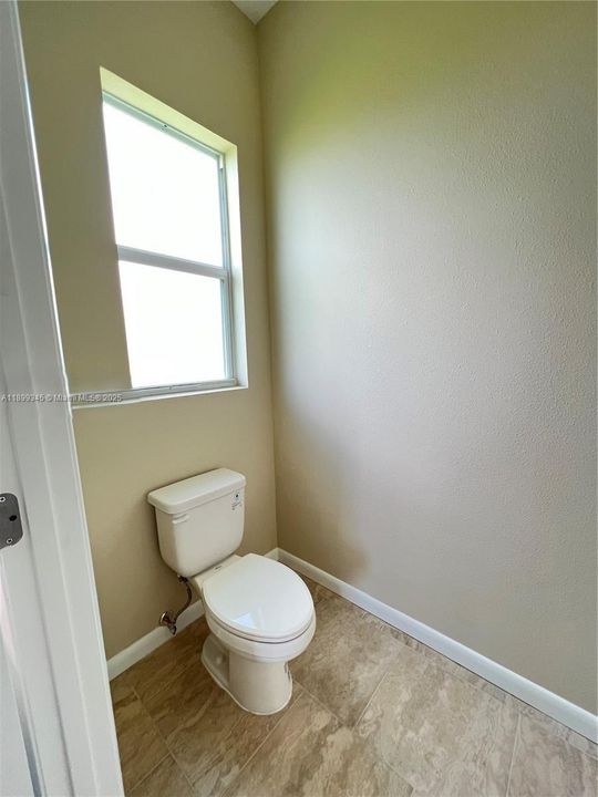 For Rent: $2,200 (4 beds, 2 baths, 1439 Square Feet)