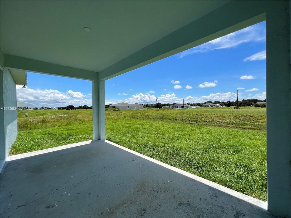 For Rent: $2,200 (4 beds, 2 baths, 1439 Square Feet)