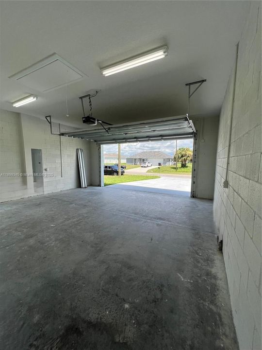 For Rent: $2,200 (4 beds, 2 baths, 1439 Square Feet)