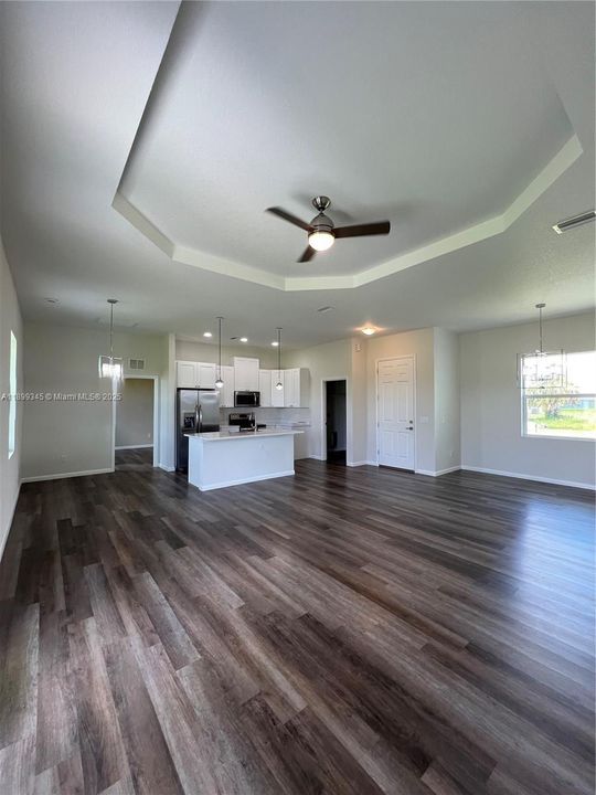 For Rent: $2,200 (4 beds, 2 baths, 1439 Square Feet)