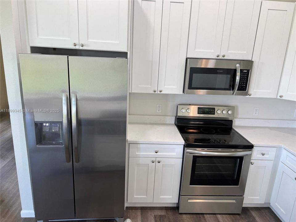 For Rent: $2,200 (4 beds, 2 baths, 1439 Square Feet)