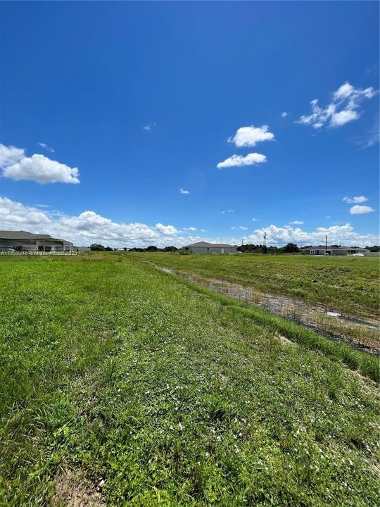 For Rent: $2,200 (4 beds, 2 baths, 1439 Square Feet)