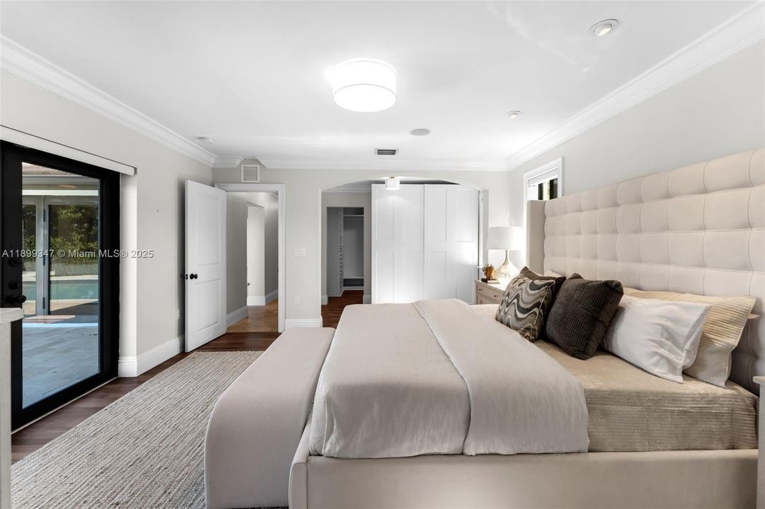 Под контрактом: $1,299,000 (4 спален, 3 ванн, 2562 Квадратных фут)