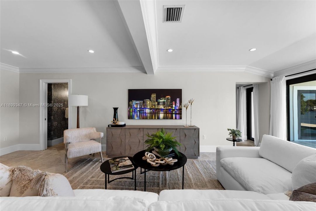 Под контрактом: $1,299,000 (4 спален, 3 ванн, 2562 Квадратных фут)