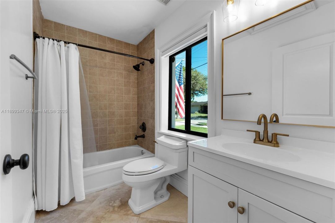 Под контрактом: $1,299,000 (4 спален, 3 ванн, 2562 Квадратных фут)