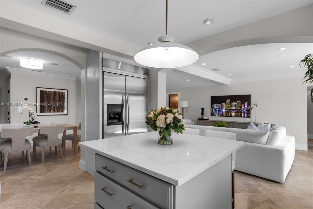 Под контрактом: $1,299,000 (4 спален, 3 ванн, 2562 Квадратных фут)