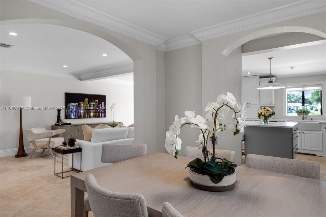 Под контрактом: $1,299,000 (4 спален, 3 ванн, 2562 Квадратных фут)