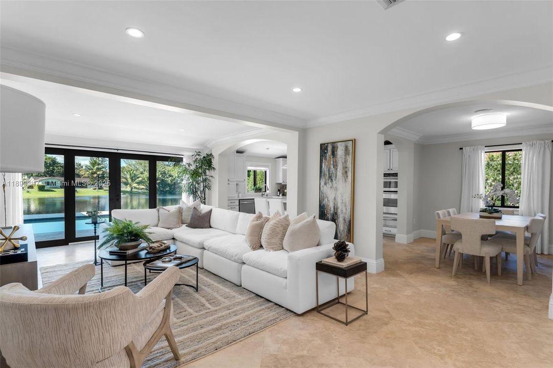 Под контрактом: $1,299,000 (4 спален, 3 ванн, 2562 Квадратных фут)