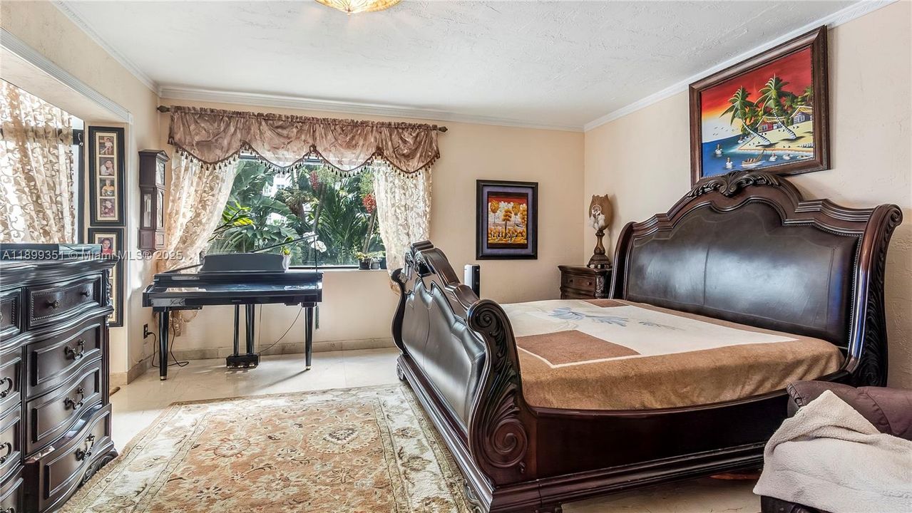 For Sale: $1,799,000 (5 beds, 3 baths, 3115 Square Feet)