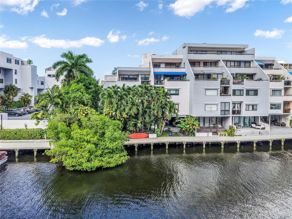 For Sale: $1,799,000 (5 beds, 3 baths, 3115 Square Feet)