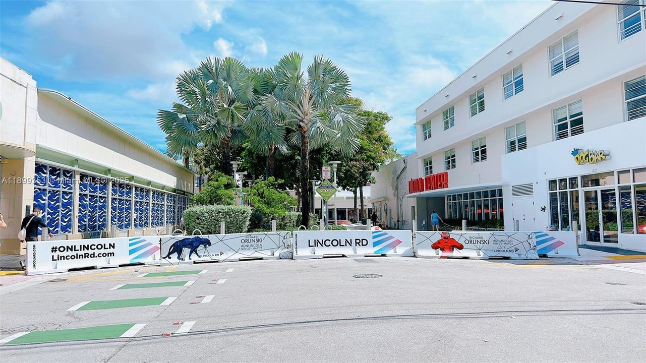 Recently Rented: $1,950 (1 beds, 1 baths, 417 Square Feet)