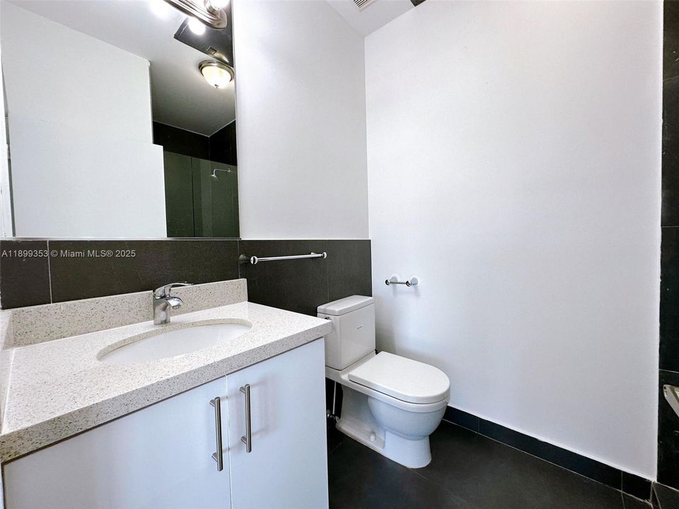 Recently Rented: $1,950 (1 beds, 1 baths, 417 Square Feet)