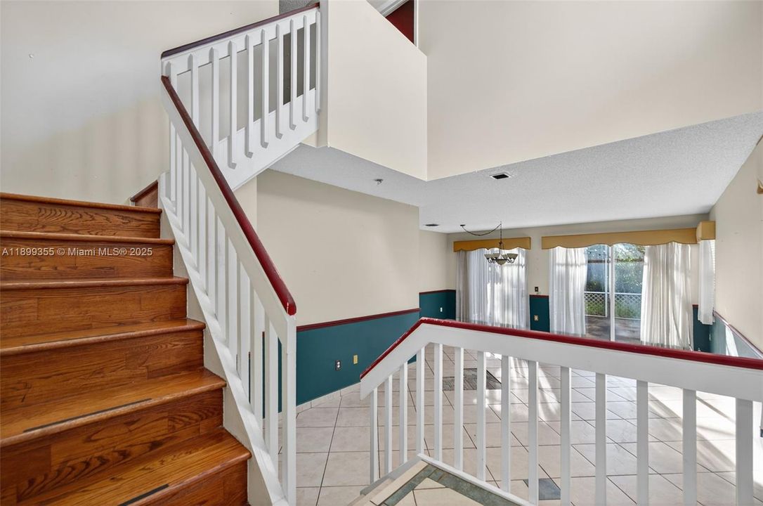 Active With Contract: $499,900 (3 beds, 2 baths, 1836 Square Feet)