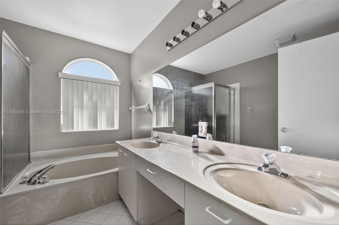 Active With Contract: $499,900 (3 beds, 2 baths, 1836 Square Feet)