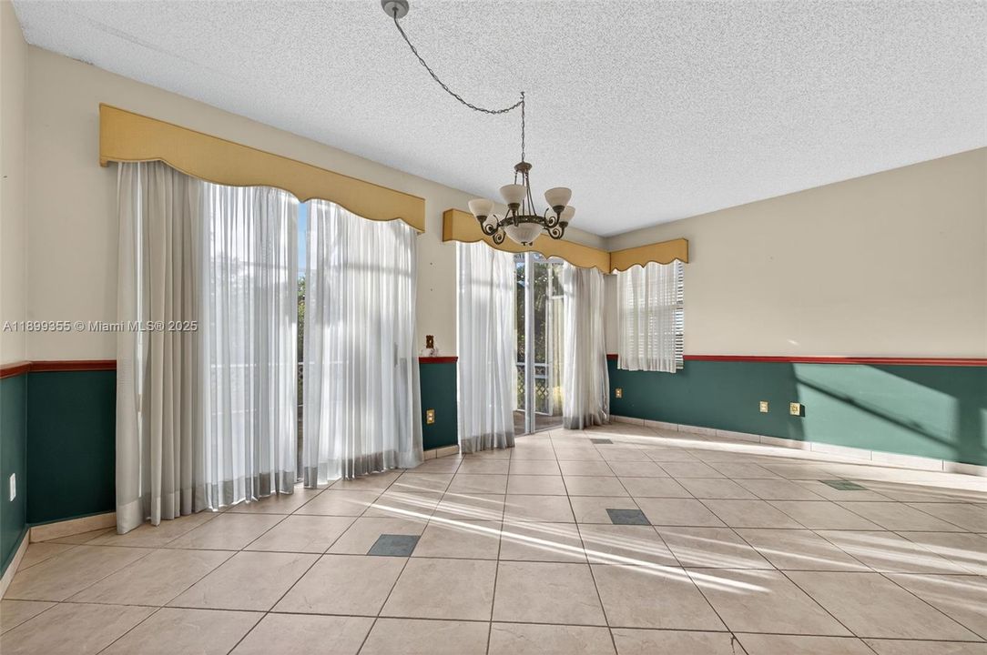 Active With Contract: $499,900 (3 beds, 2 baths, 1836 Square Feet)