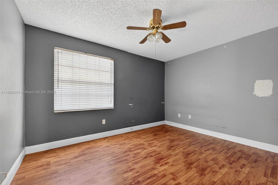 Active With Contract: $499,900 (3 beds, 2 baths, 1836 Square Feet)